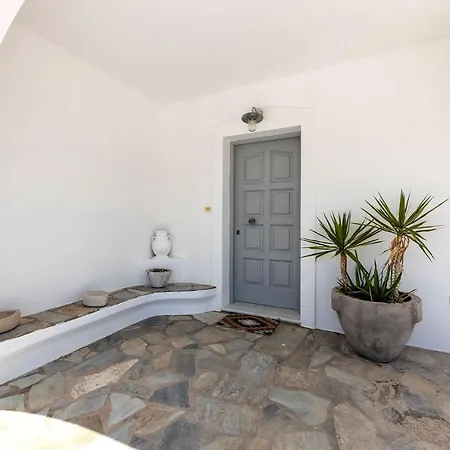 Daphne's Lux * Paraspori (Paros)