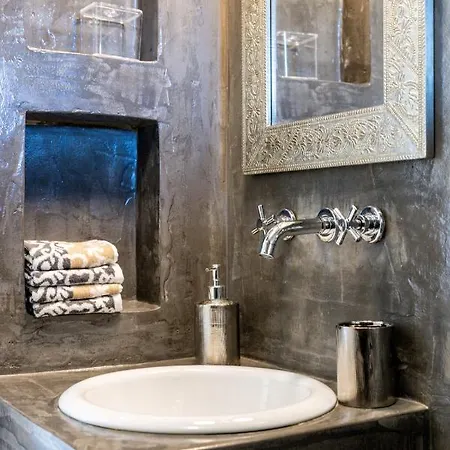 Villa Daphne's Lux *