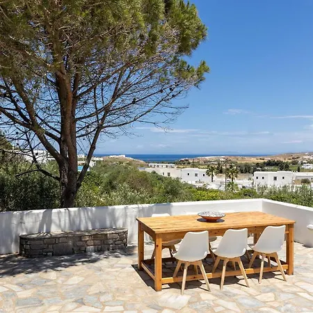 Daphne's Lux Paraspori (Paros)