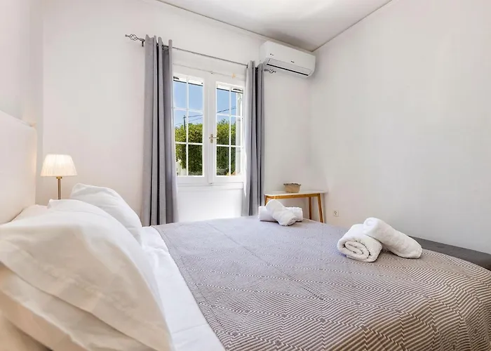 Willa Daphne's Lux *