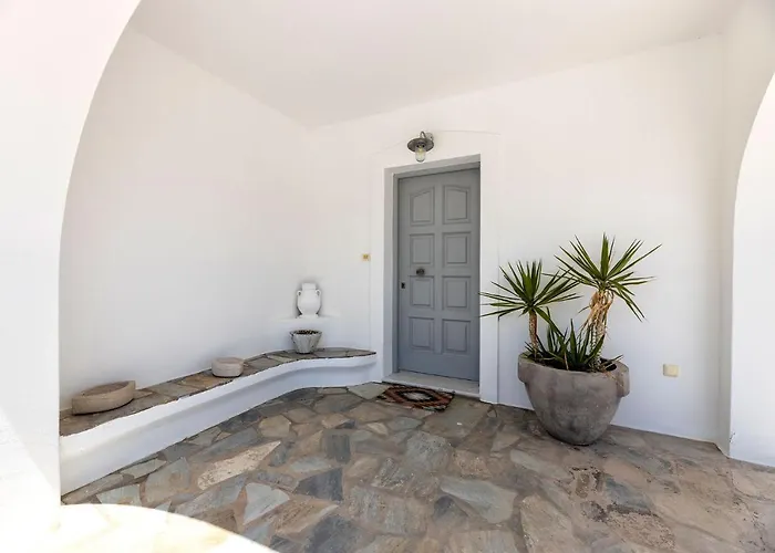 Daphne's Lux * Paraspori (Paros)