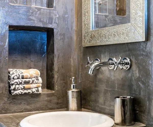 Willa Daphne's Lux *